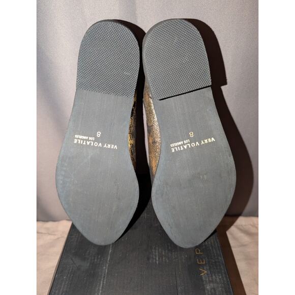 Very Volatile Woman’s Size 8 Black Gold Leather Mule Booties Brand New In Box - Picture 9 of 9